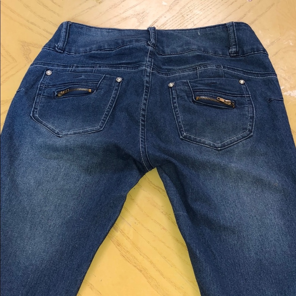 Medium wash high rise jeans - Picture 3 of 4